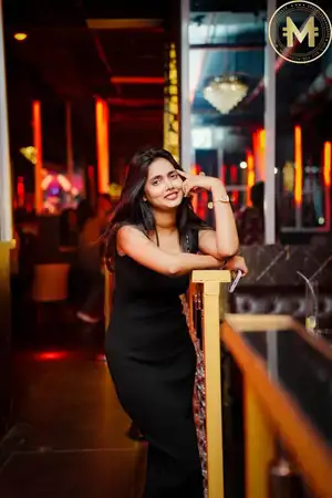 Divya verified college escort black dress hotel Lucknow