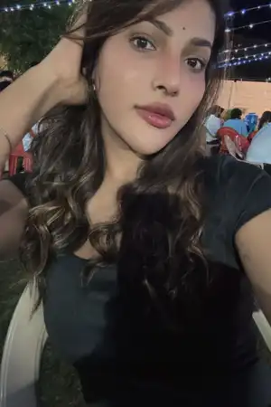 Anika hot model black suit hotel Lucknow escorts